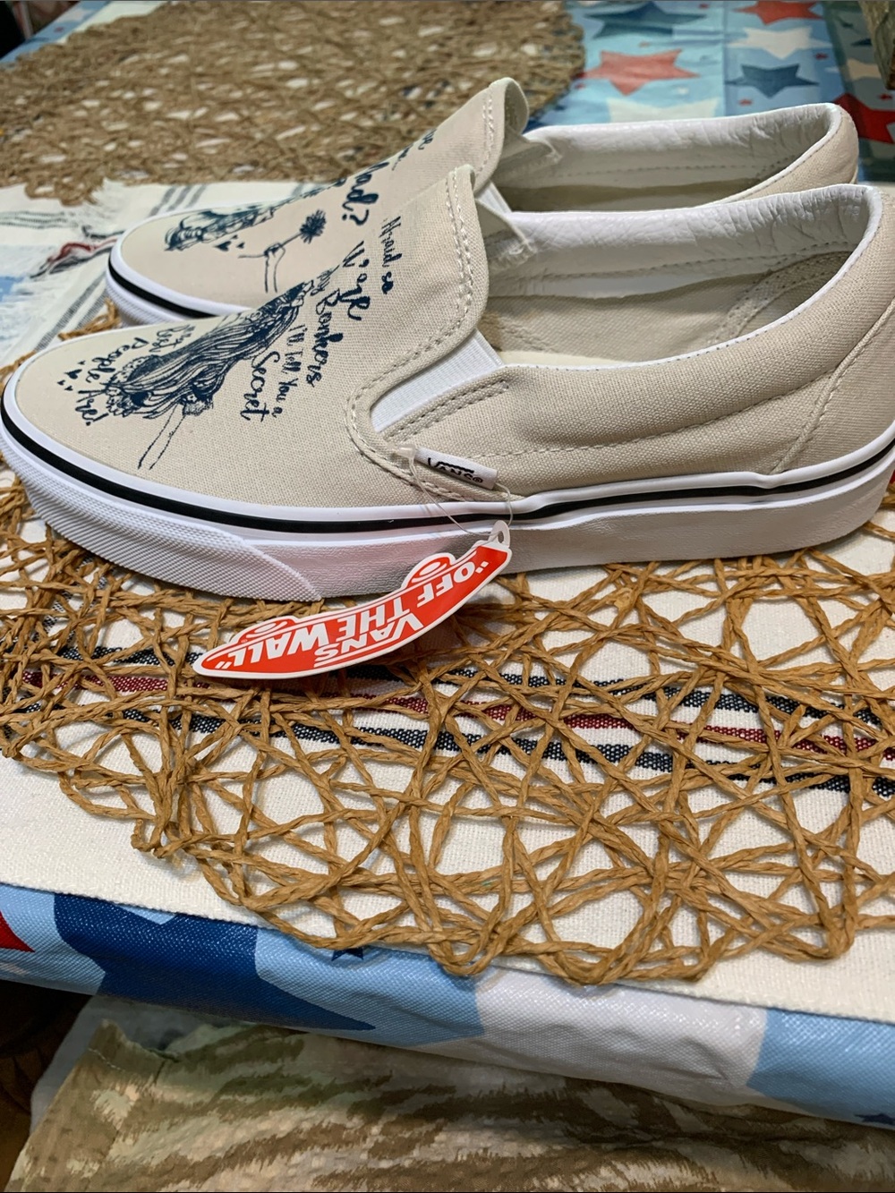 Vans Alice In Wonderland Slip On Canvas Shoe - Picture 8 of 10